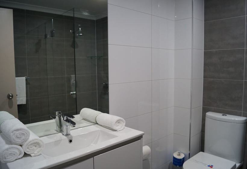 اتاق لوکس, Royal Exhibition