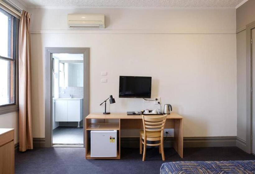 اتاق لوکس, Royal Exhibition