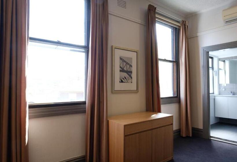 اتاق لوکس, Royal Exhibition