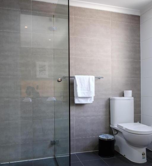 اتاق لوکس, Royal Exhibition