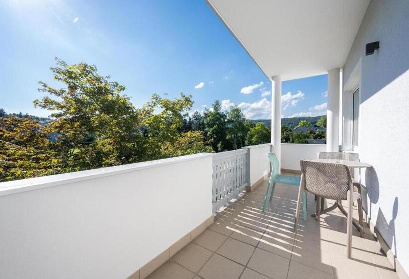 Номер Deluxe с Балконом, Villa Flora