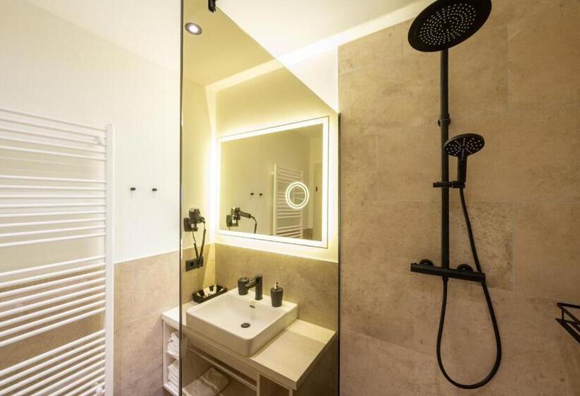 Номер Deluxe с Балконом, Villa Flora