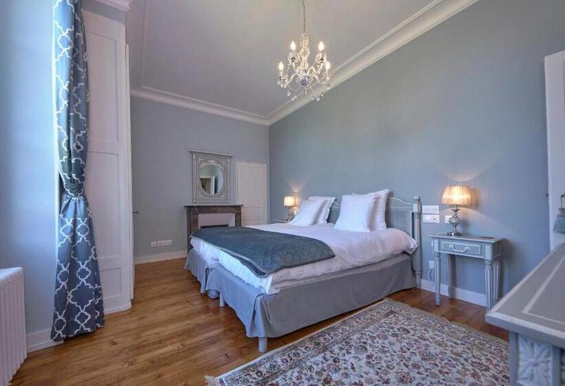 اتاق استاندارد با چشم‌انداز باغ, Chateau Vary