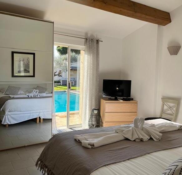 Номер Superior Вид на Бассейн, Villa Made