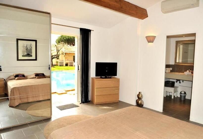 Номер Superior Вид на Бассейн, Villa Made