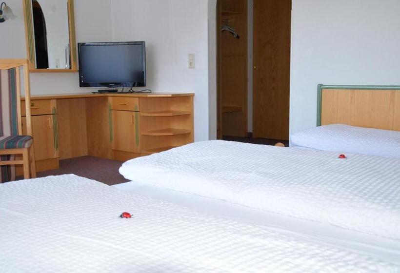 غرفة عائلية, Gästehaus Klug