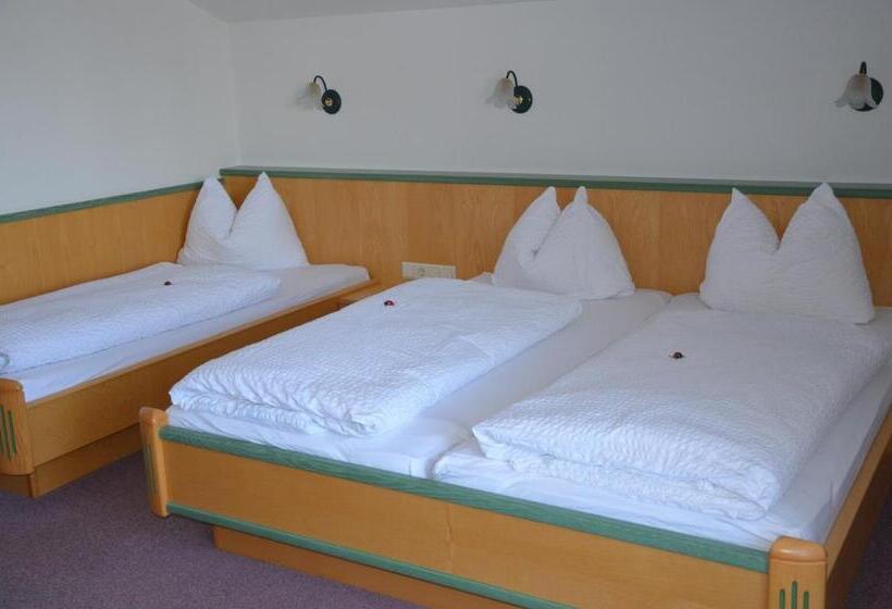 غرفة عائلية, Gästehaus Klug