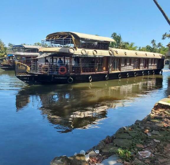 خانه 2 خوابه, Johnson S Homestay   Ecohouseboat