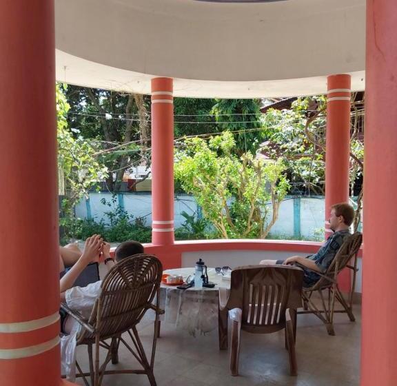 Quarto Familiar, Johnson S Homestay   Ecohouseboat