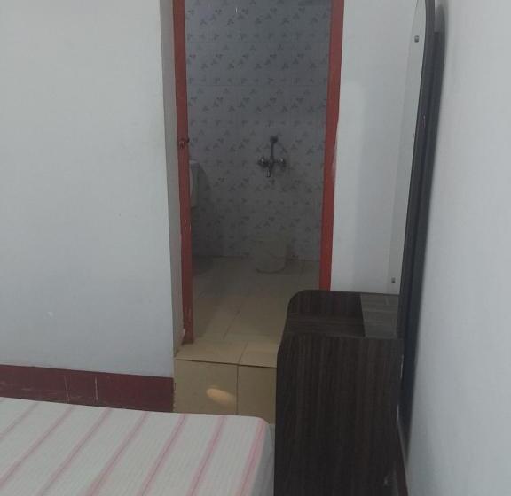 Quarto Familiar, Johnson S Homestay   Ecohouseboat