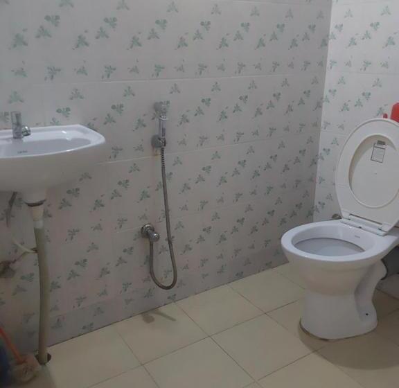 اتاق خانوادگی, Johnson S Homestay   Ecohouseboat