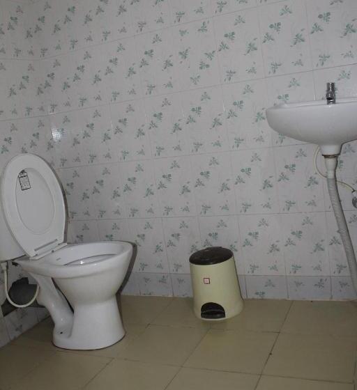Quarto Quádruplo Estandar, Johnson S Homestay   Ecohouseboat