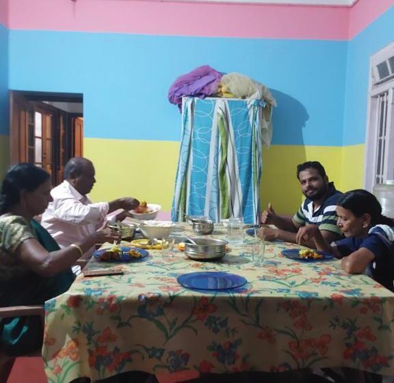 اتاق استاندارد با بالکن, Johnson S Homestay   Ecohouseboat