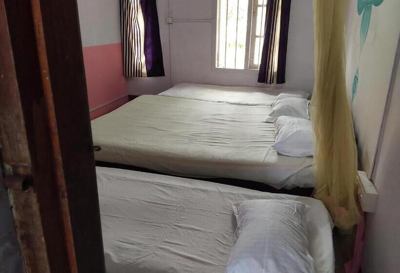 اتاق لوکس خانوادگی, Johnson S Homestay   Ecohouseboat