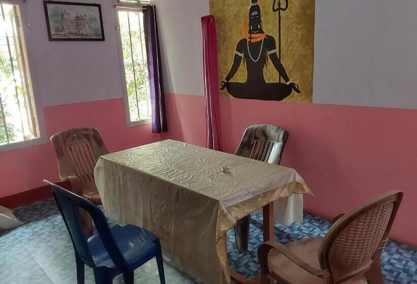 اتاق لوکس خانوادگی, Johnson S Homestay   Ecohouseboat