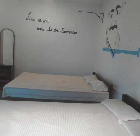 اتاق خانوادگی, Johnson S Homestay   Ecohouseboat