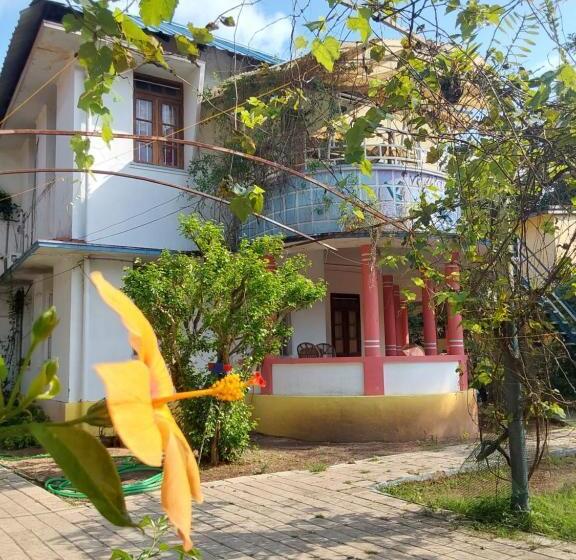 اتاق لوکس خانوادگی, Johnson S Homestay   Ecohouseboat