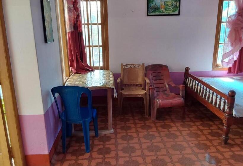 اتاق خانوادگی, Johnson S Homestay   Ecohouseboat