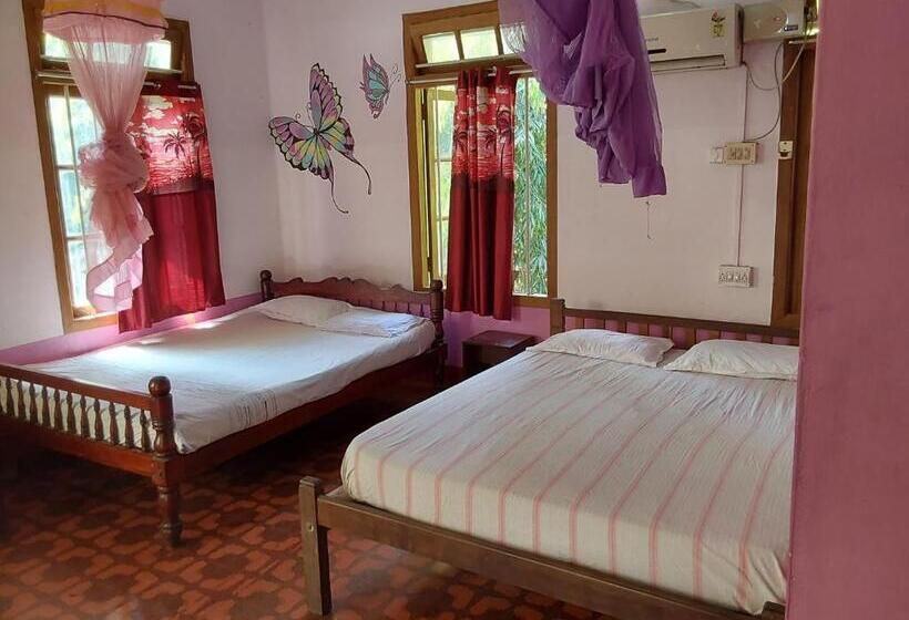Quarto Familiar, Johnson S Homestay   Ecohouseboat