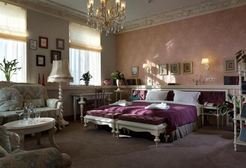 スーペリアールーム, 19