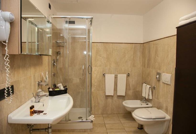 غرفة قياسية, 4 Spa Resort