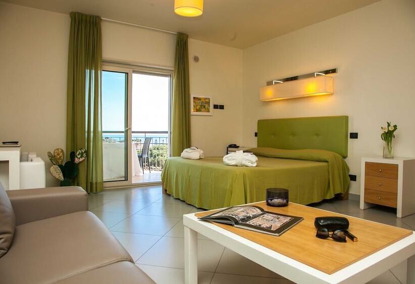 غرفة إدارية مطلة على البحر, 4 Spa Resort