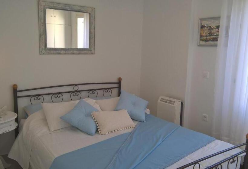 سوییت سوپریور با چشم‌انداز دریا, Galaxa Mansion