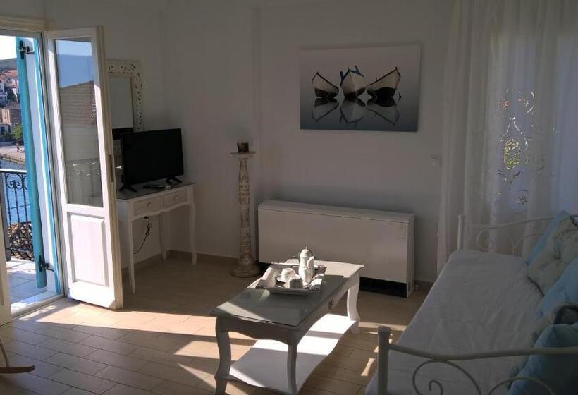 سوییت سوپریور با چشم‌انداز دریا, Galaxa Mansion