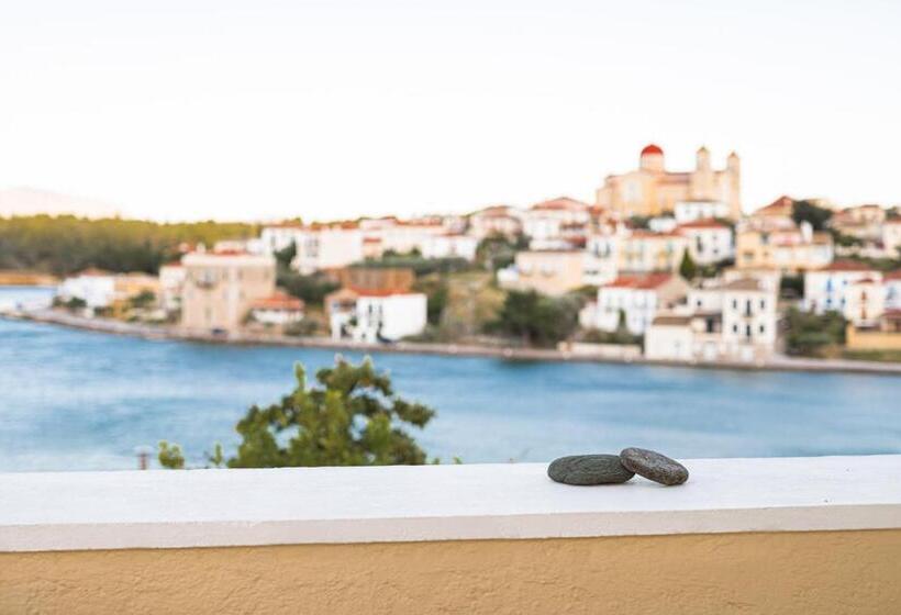 سوییت جونیور با چشم‌انداز دریا, Galaxa Mansion