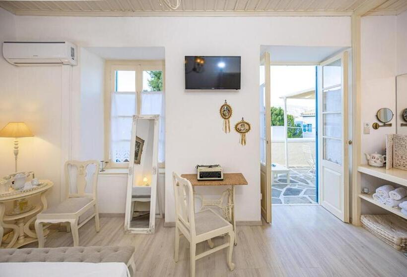 سوییت جونیور با چشم‌انداز دریا, Galaxa Mansion