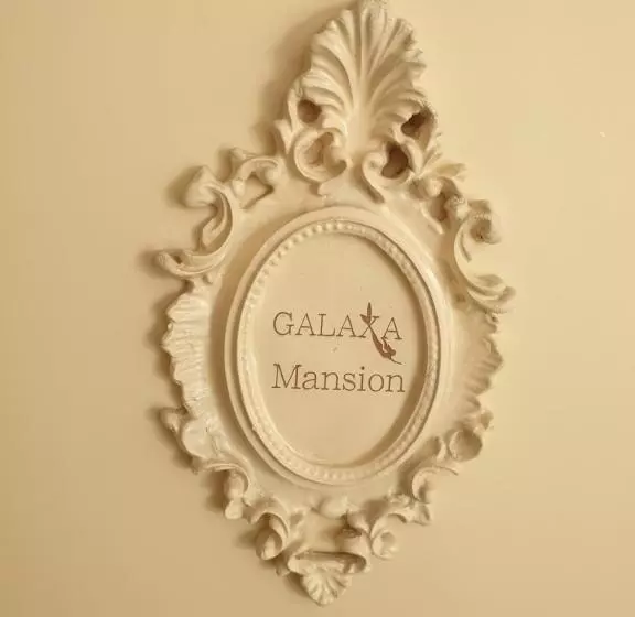 Deluxe Kolmen Hengen Huone, Galaxa Mansion