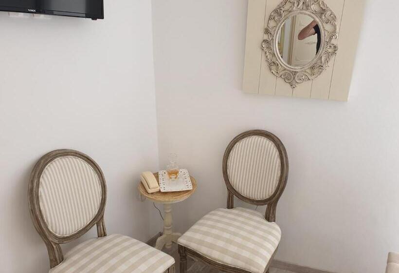 Трехместный Номер Deluxe, Galaxa Mansion