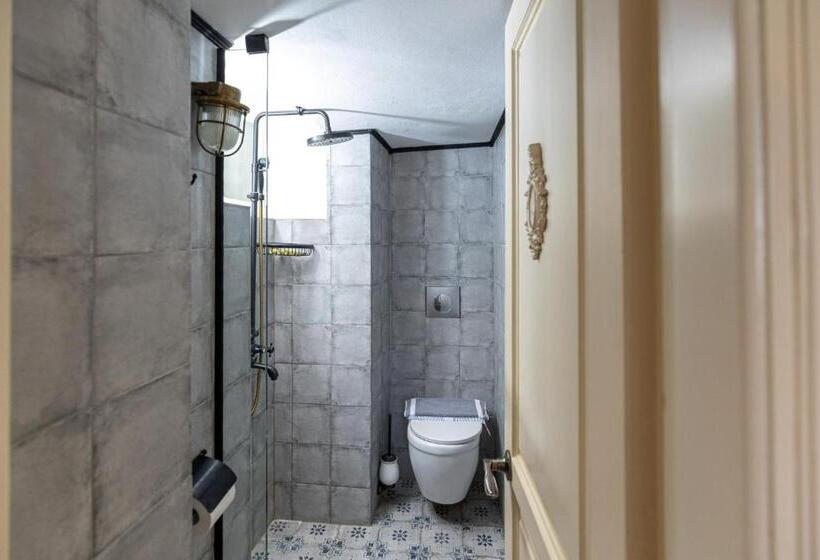 اتاق لوکس سه تخته, Galaxa Mansion