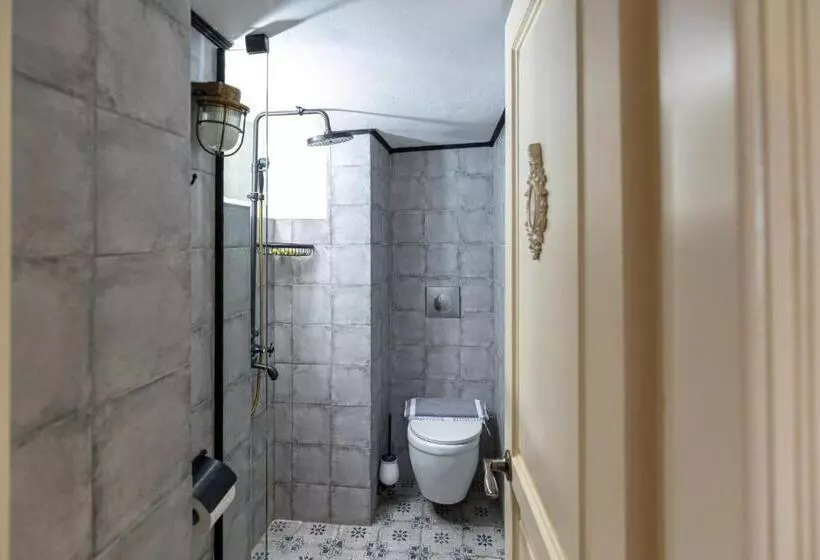 Deluxe Kolmen Hengen Huone, Galaxa Mansion