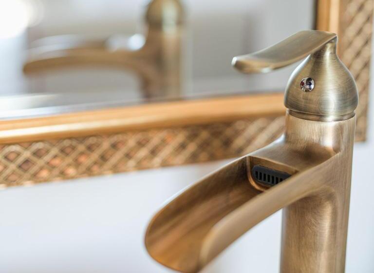 سوییت جونیور با چشم‌انداز دریا, Galaxa Mansion