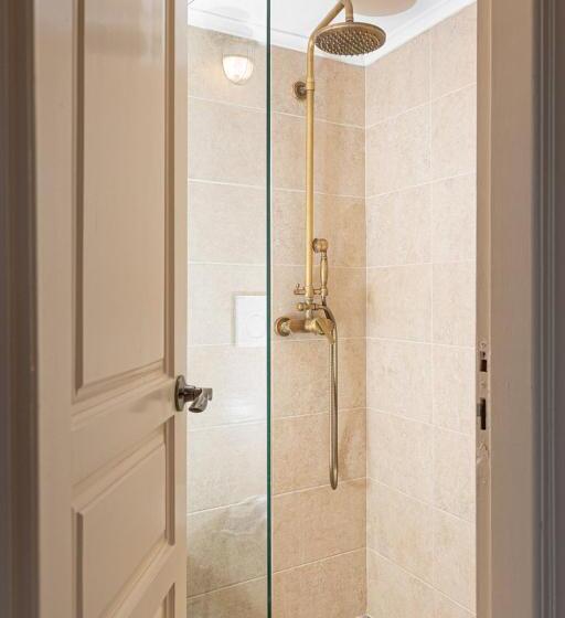 اتاق لوکس, Galaxa Mansion