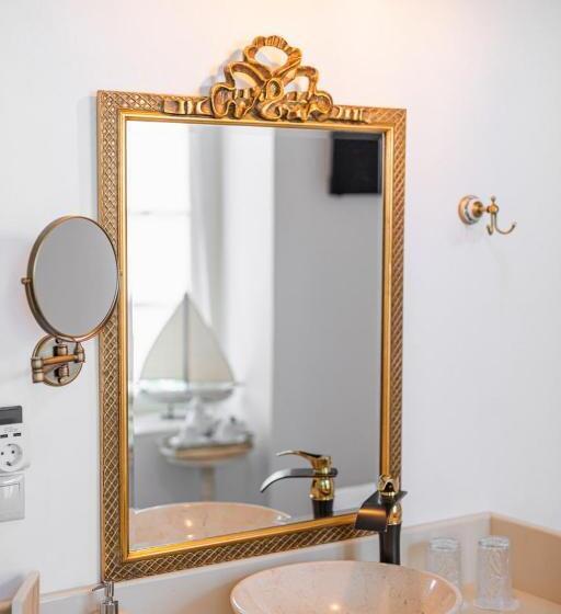 اتاق لوکس, Galaxa Mansion