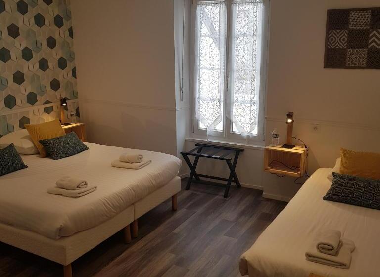 חדר סטנדרט לשלושה, Hôtel Restaurant Le Mulberry Arromanches