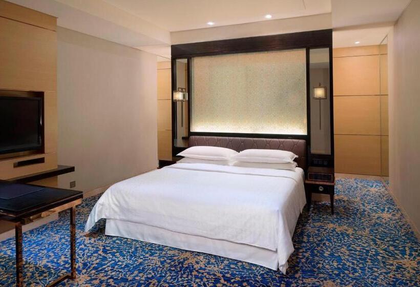 キングサイズベッドのスタンダードルーム, Sheraton Changchun Jingyuetan