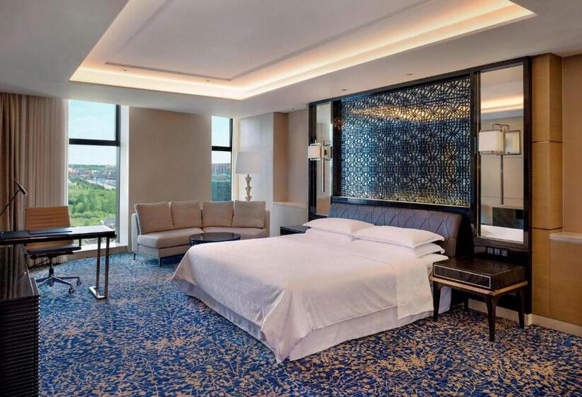 Люкс Повышенной Комфортности, Sheraton Changchun Jingyuetan