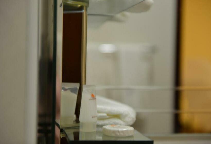 اتاق استاندارد, Summerdale Inn