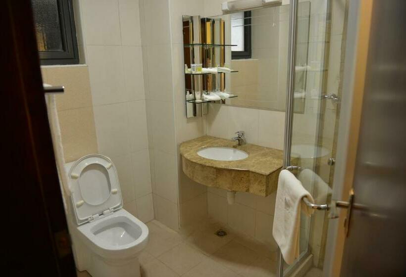 اتاق استاندارد, Summerdale Inn