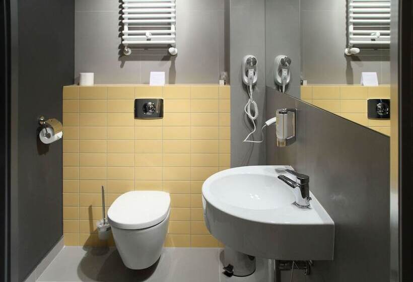 اتاق استاندارد یک نفره, Tobaco łódź