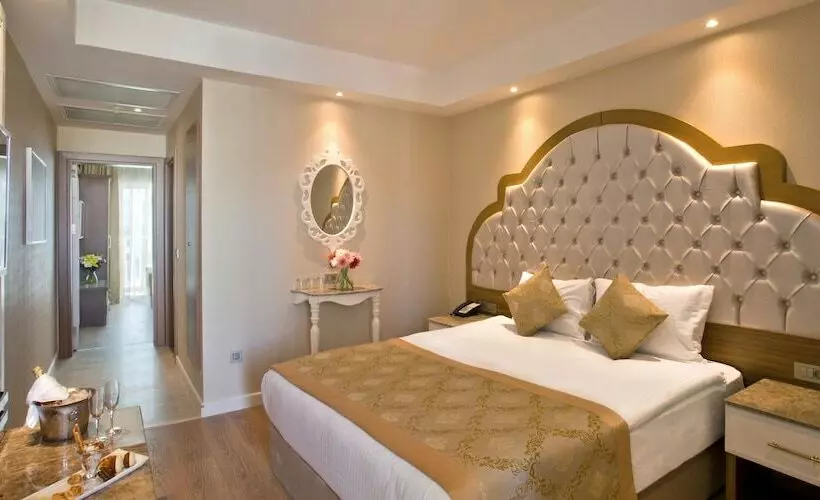 اتاق خانوادگی, Oz Hotels Side Premium