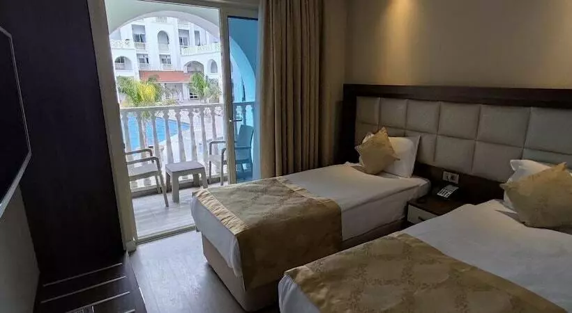 اتاق خانوادگی, Oz Hotels Side Premium