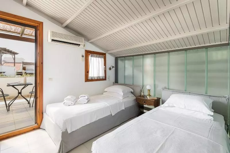 １ベッドルームハウス, Trikorfo Beach