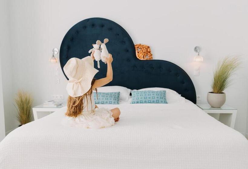 اتاق لوکس, 5 Hermoupolis Concept Sites