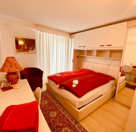 חדר מוזל מקלחת משותפת, Grotto Flora B&b Chambres De Charme