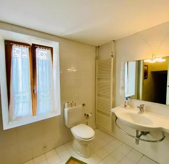 浴室共有のエコノミールーム, Grotto Flora B&b Chambres De Charme