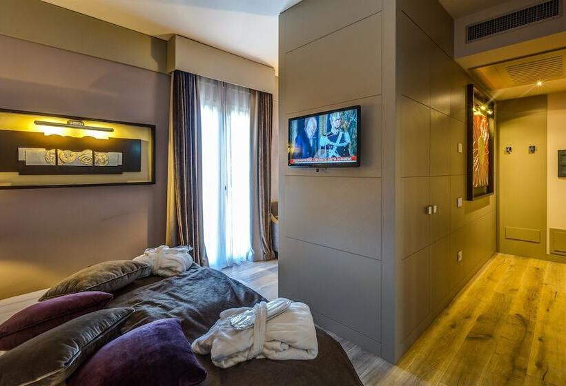 سوئیت رویال, Best Western Plus Hotel Perla Del Porto